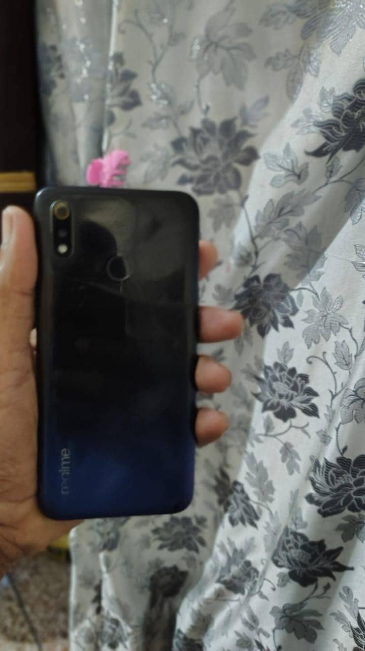 Realme 3 2