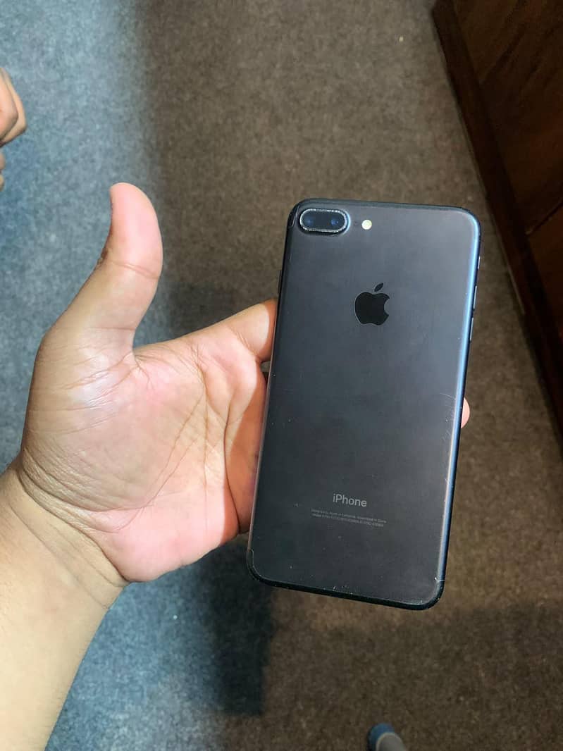 Apple iPhone 7 Plus 0