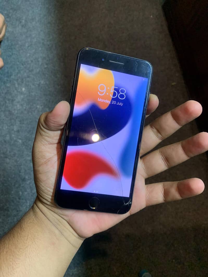 Apple iPhone 7 Plus 1