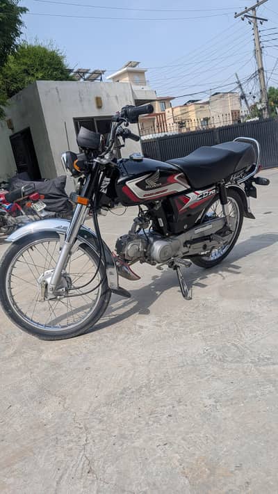 searoiu Banda rabta kara price most ok ha  2025 modal CD 70 black