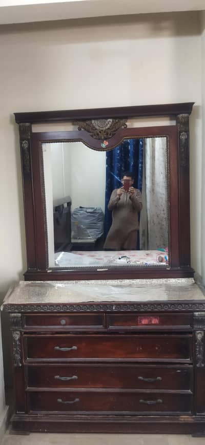 dressing table table and side tables