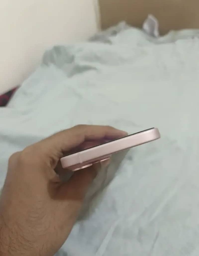IPHONE 15 3