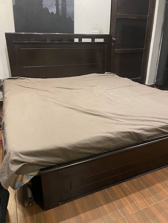 bed brown 0