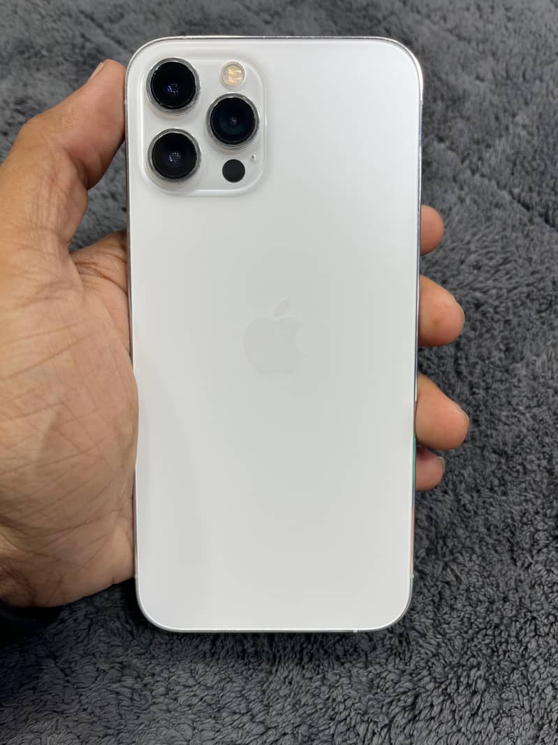 Iphone 12 pro max 4