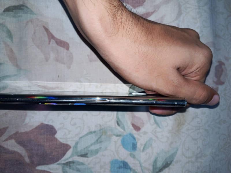 Samsung Mobile Note 10 Plus 4
