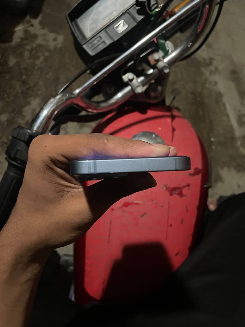 Apple iPhone 14 5