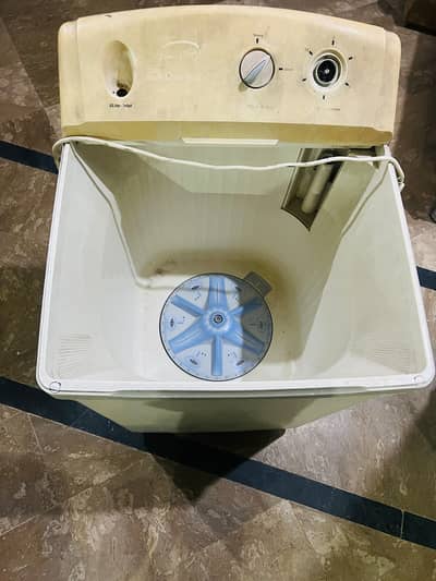 Dawlance washing machine in working condition for sale