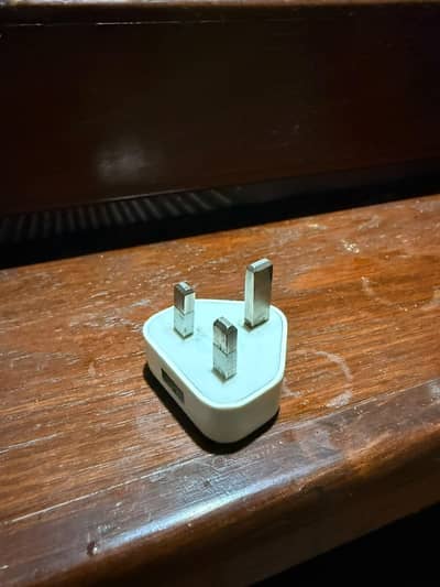 Apple UK 3 pin Duckhead Plug