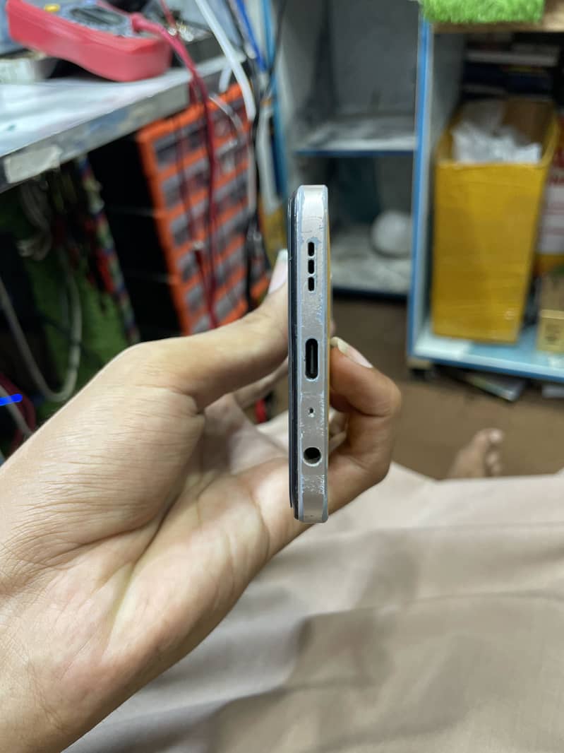 Oppo F21 pro 3