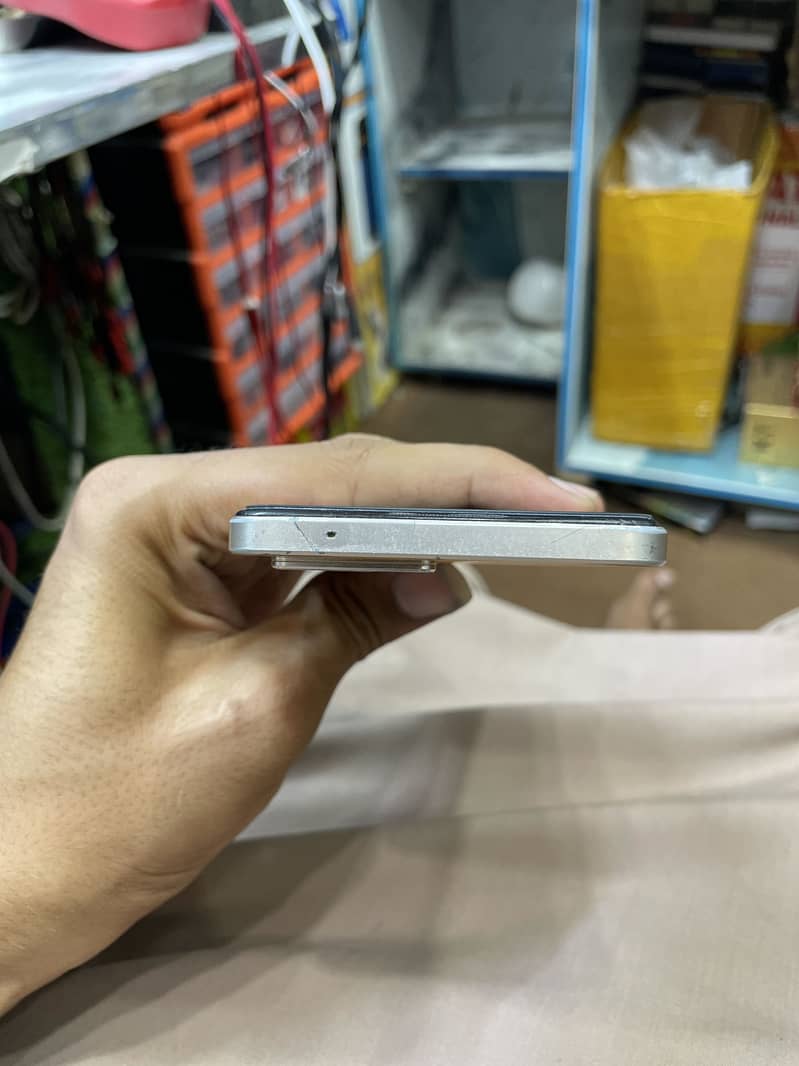 Oppo F21 pro 4