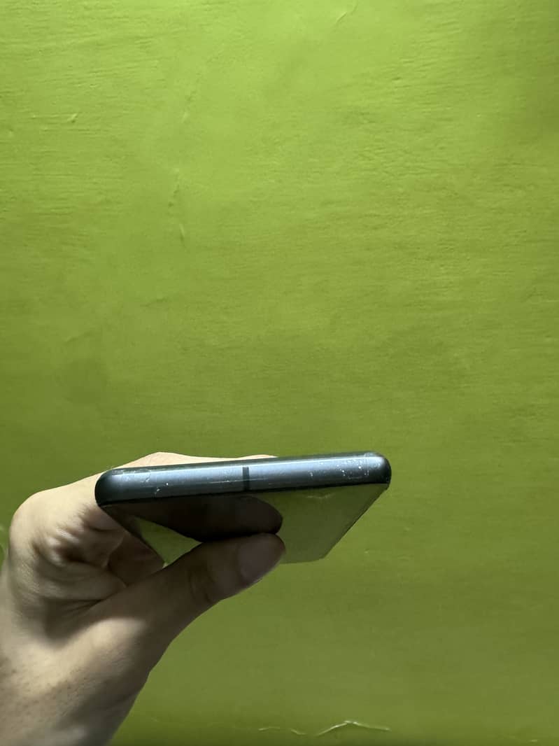 Google Pixel 7 4