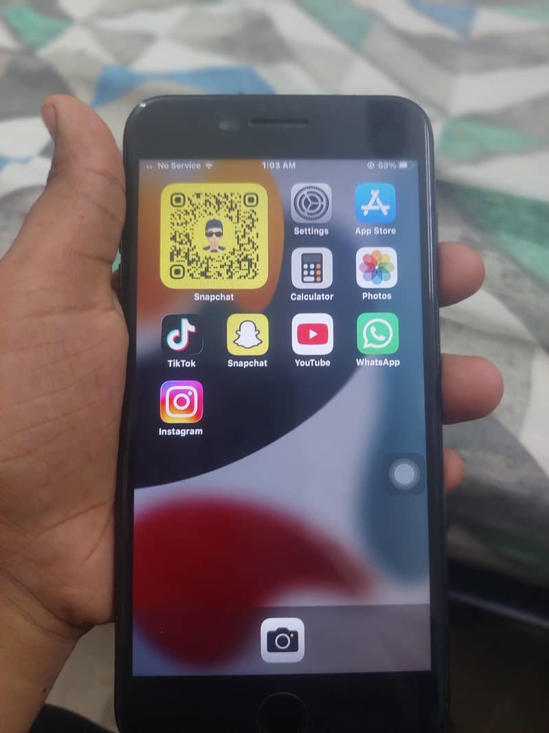 Apple iPhone 7 Plus 0