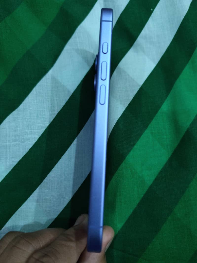 Apple iPhone 16 1
