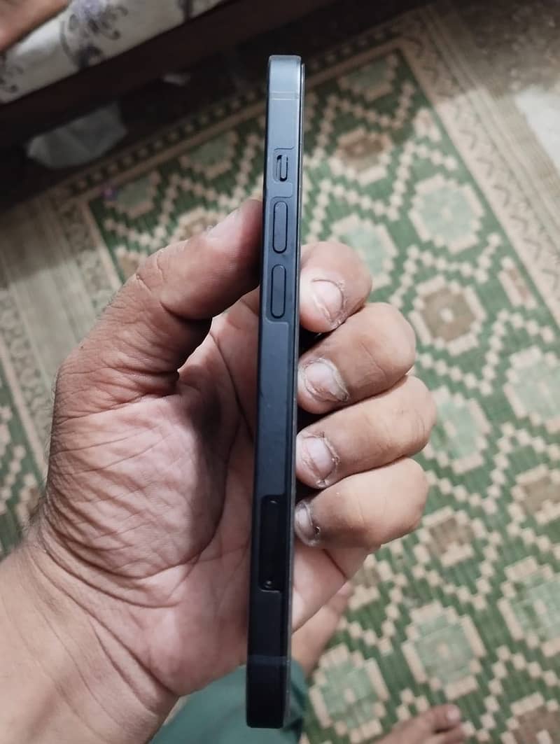iPhone 13 1