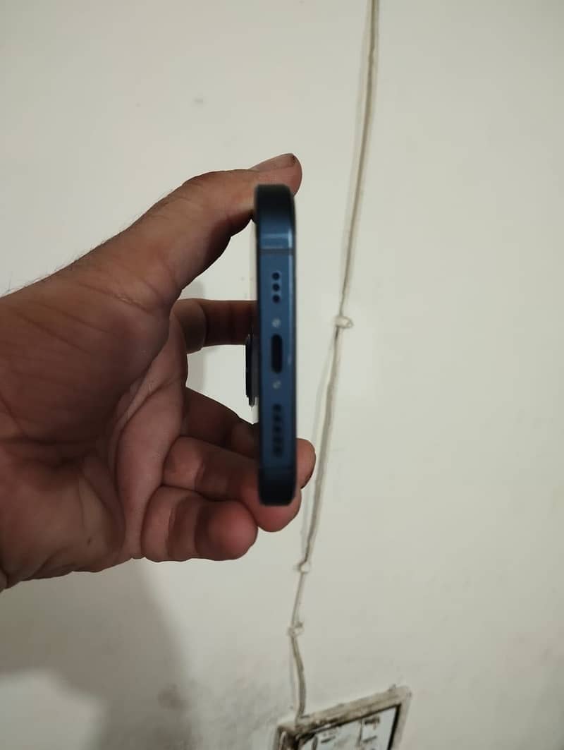 iPhone 13 7