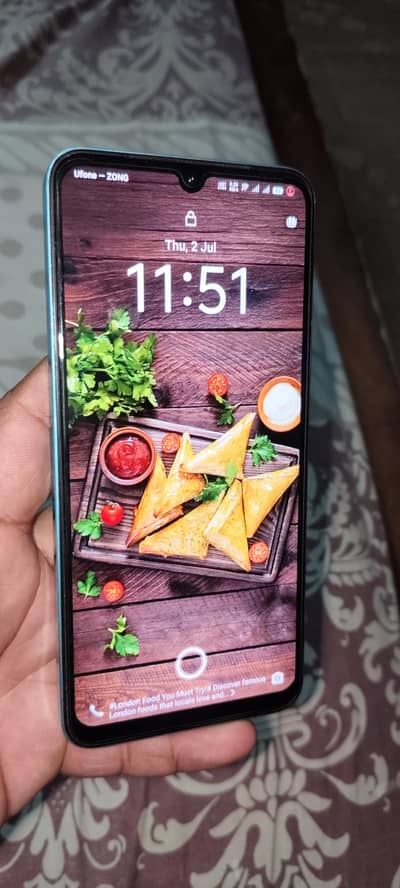 Vivo V25 (12+256gb) with box and charger