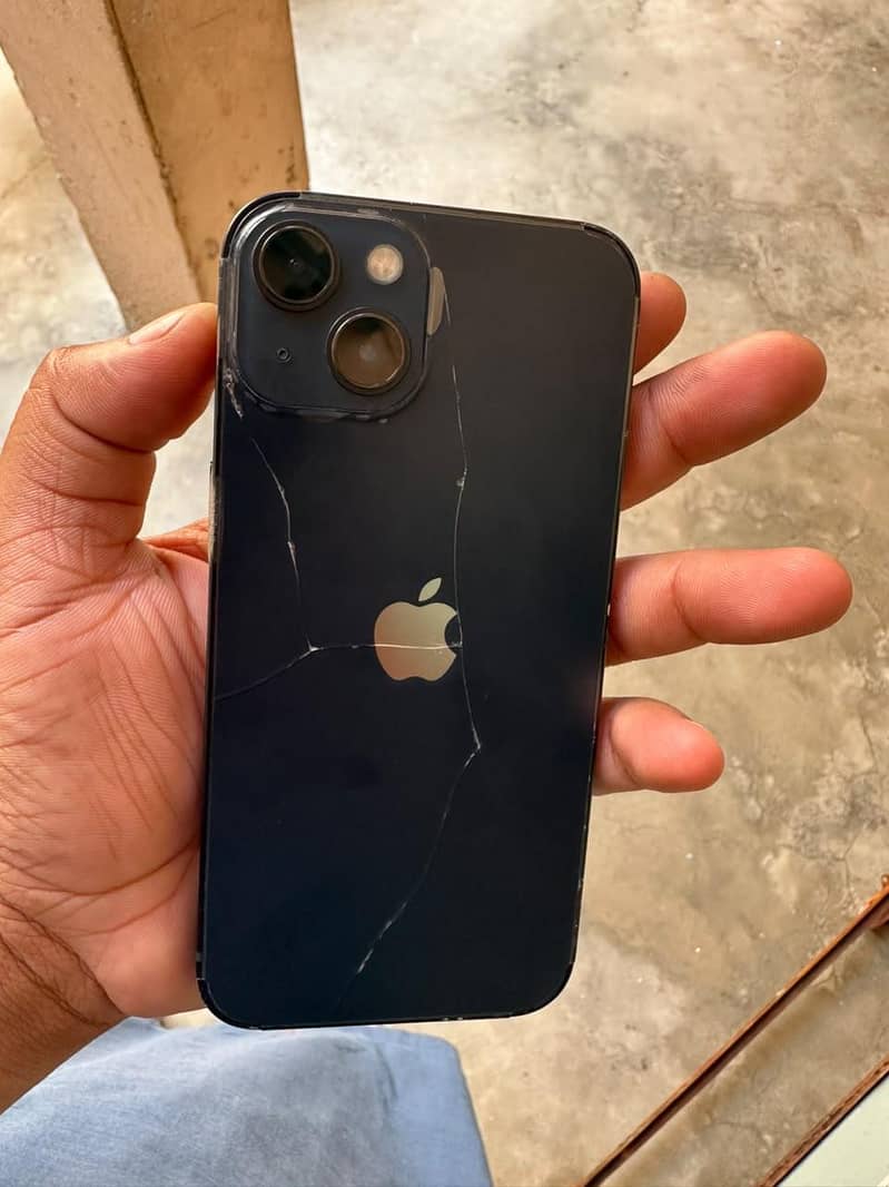Apple iPhone 13 5