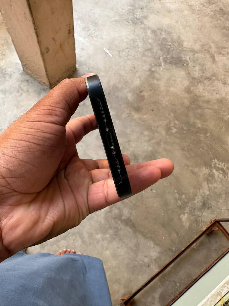 Apple iPhone 13 9
