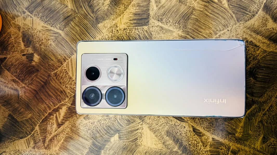 Infinix Note 40 4
