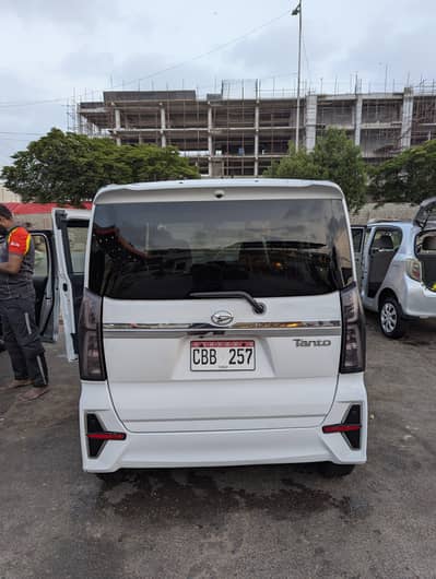 Daihatsu Tanto 2021