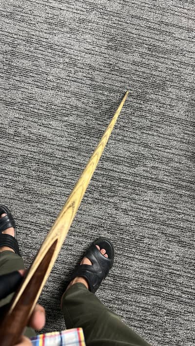 Lp 3 pcs cue in just 16500…… tip size 9.5 with black box expensive