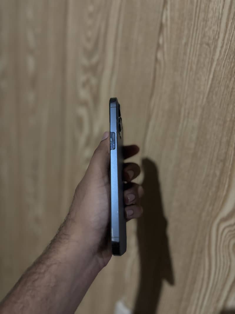 iPhone 12 pro max 3