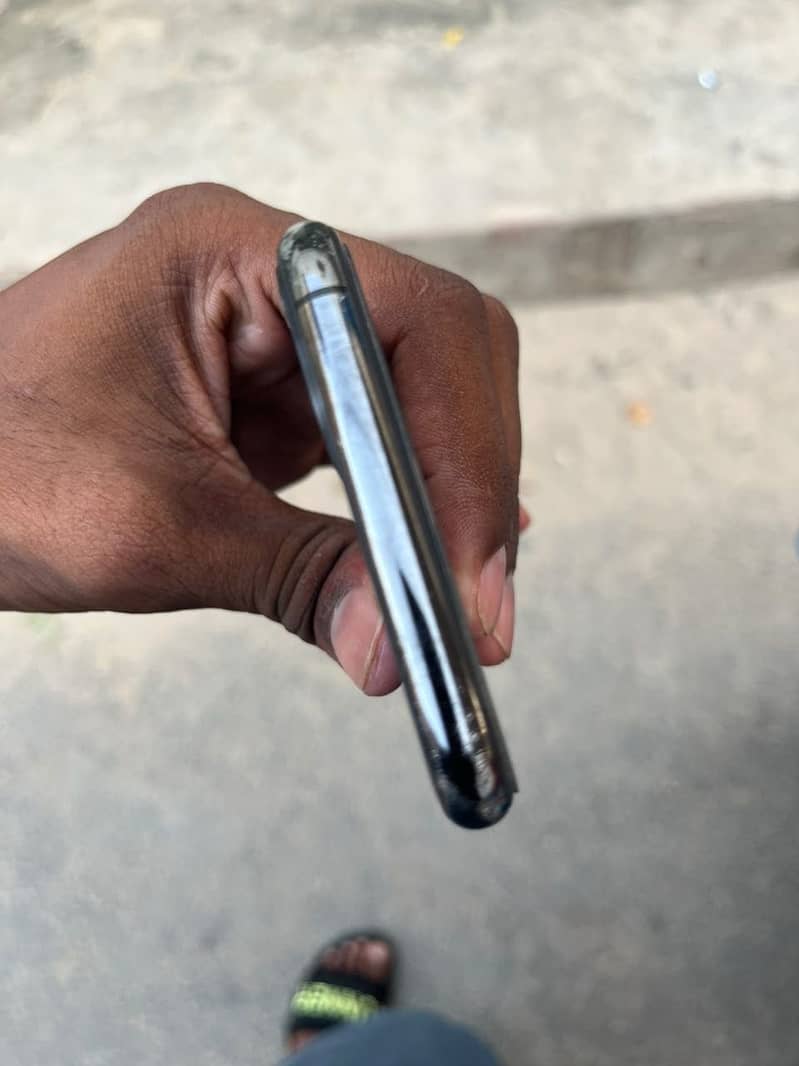Apple iPhone 11 Pro Max 1