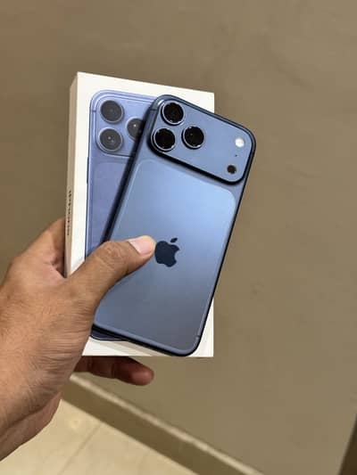 iPhone 17 pro max 256gb JV 1 week used 15 charge cycle July activation