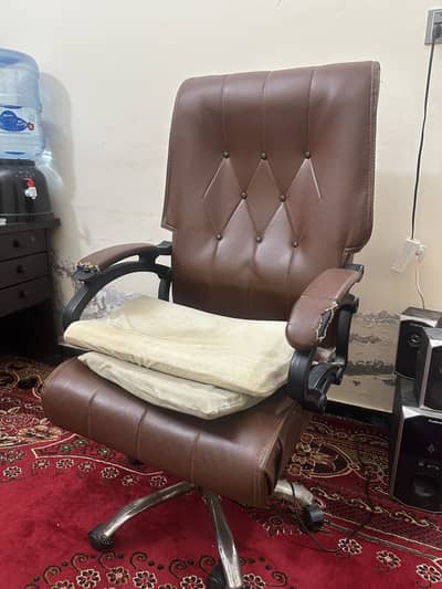 Zabardast quality hen serf iska pump kam nahi kerta baqi bahot comfort