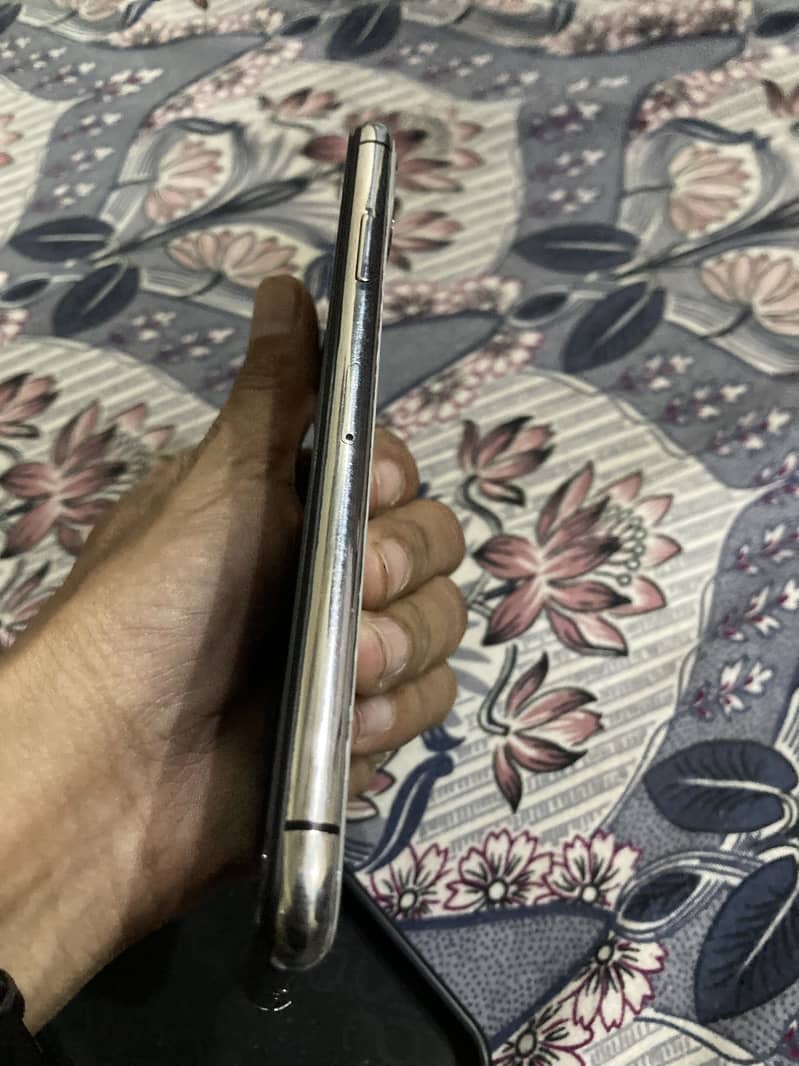 iphone 11prp max 4