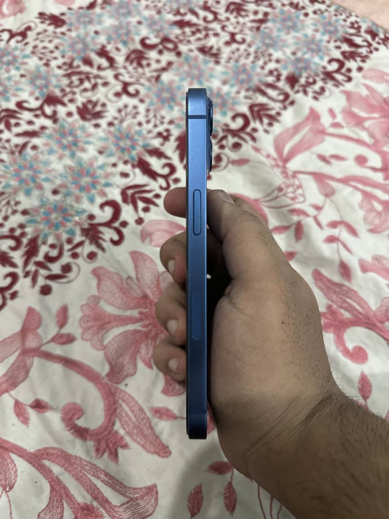 Apple iPhone 13 1