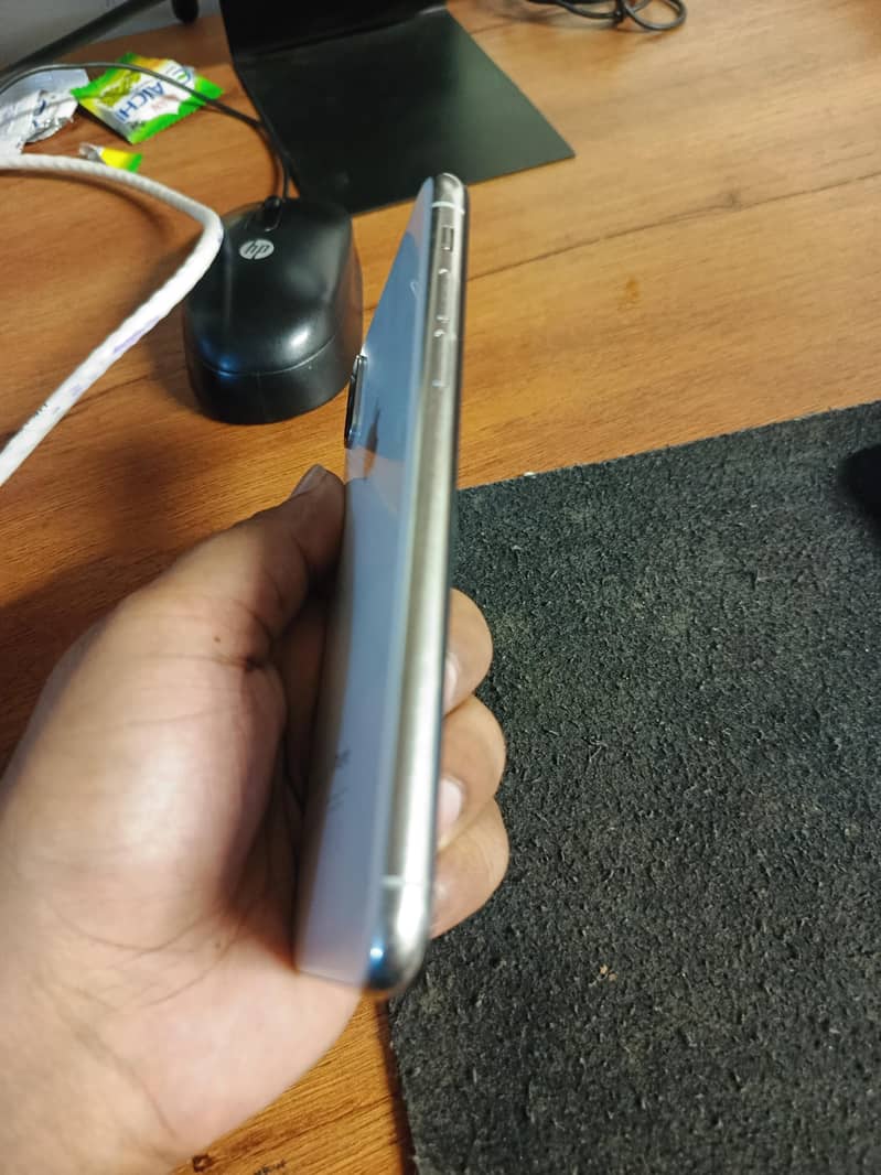 Apple iPhone X 2