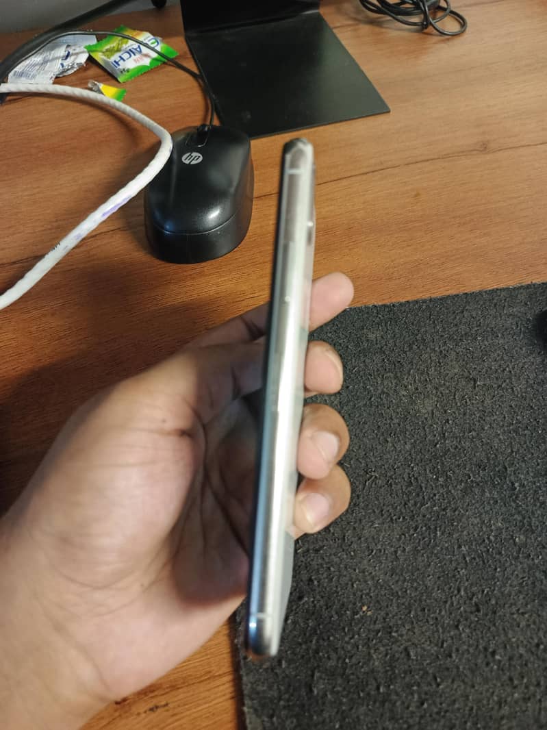 Apple iPhone X 3