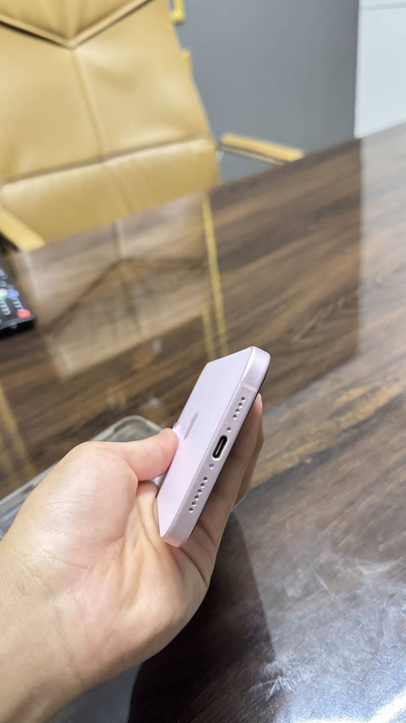 Iphone 15 plus 4