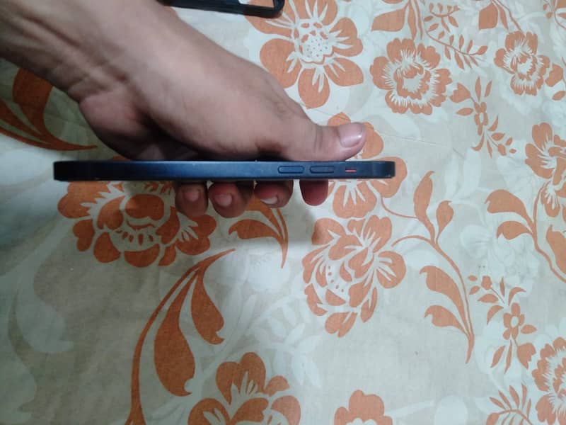Apple iPhone 12 2