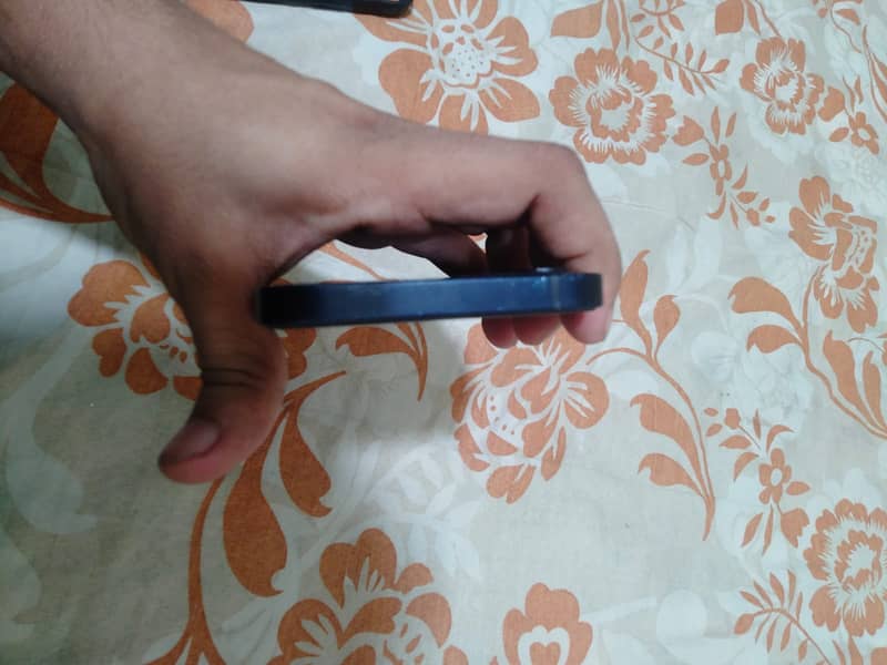 Apple iPhone 12 3