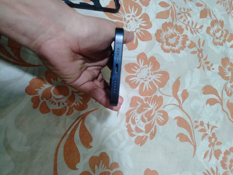 Apple iPhone 12 5