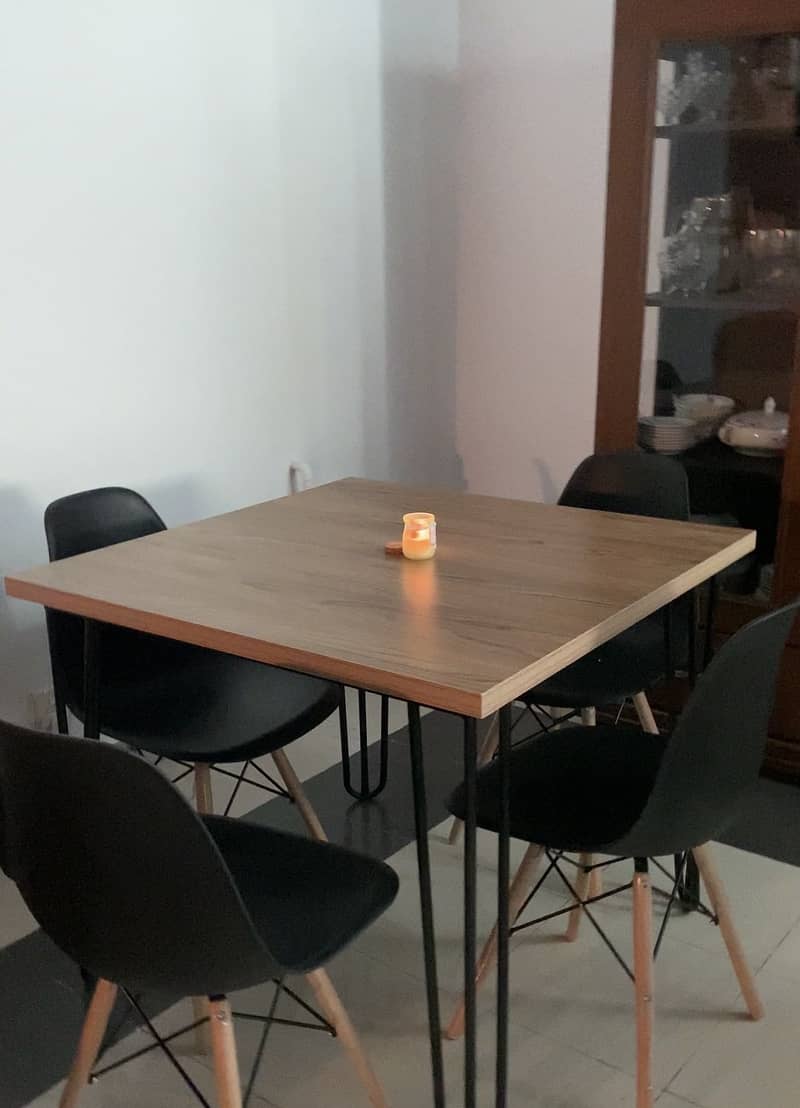 Dinning table (ONLY) 0