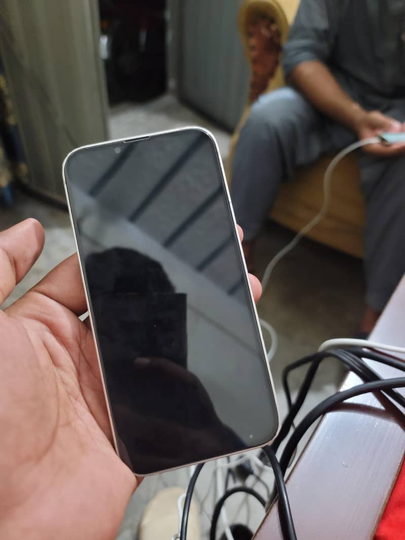 Apple iPhone 13 2