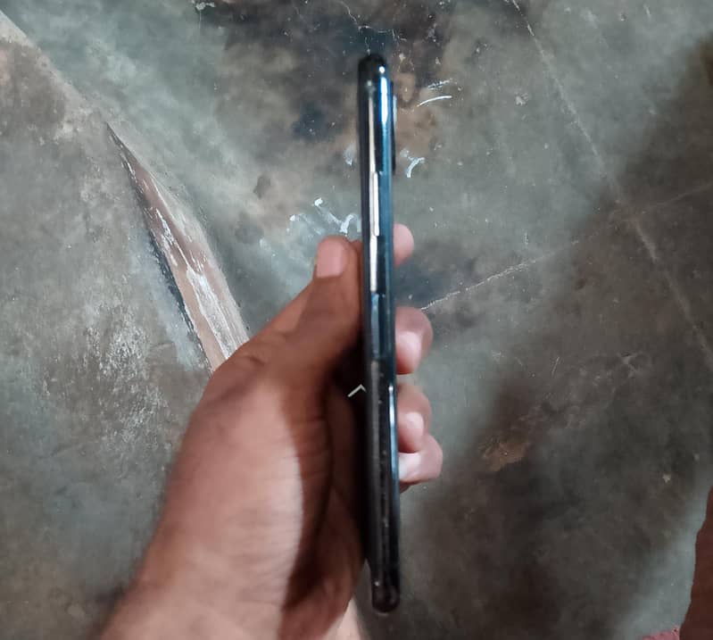 Apple iPhone X 3