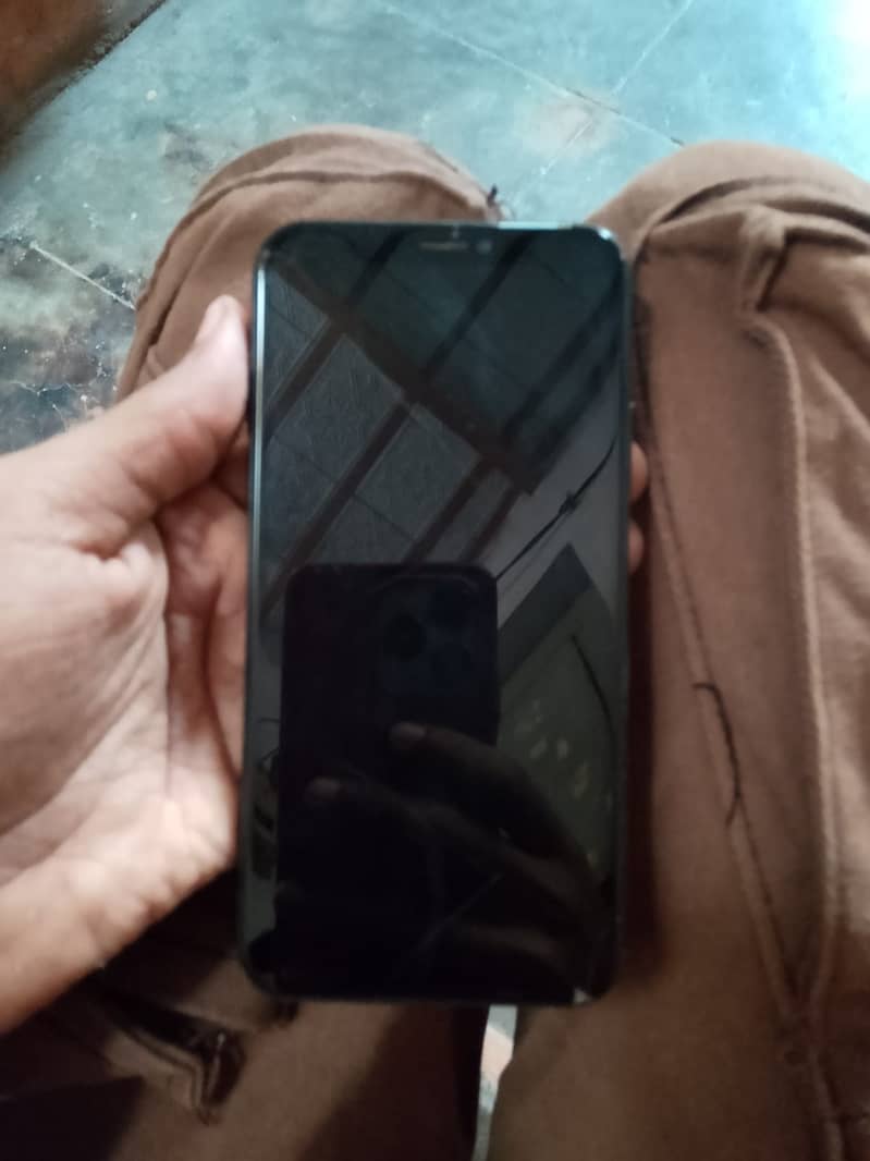Apple iPhone X 4