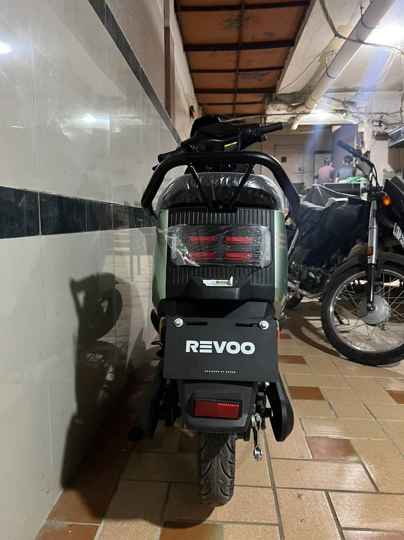 REEVOO 3