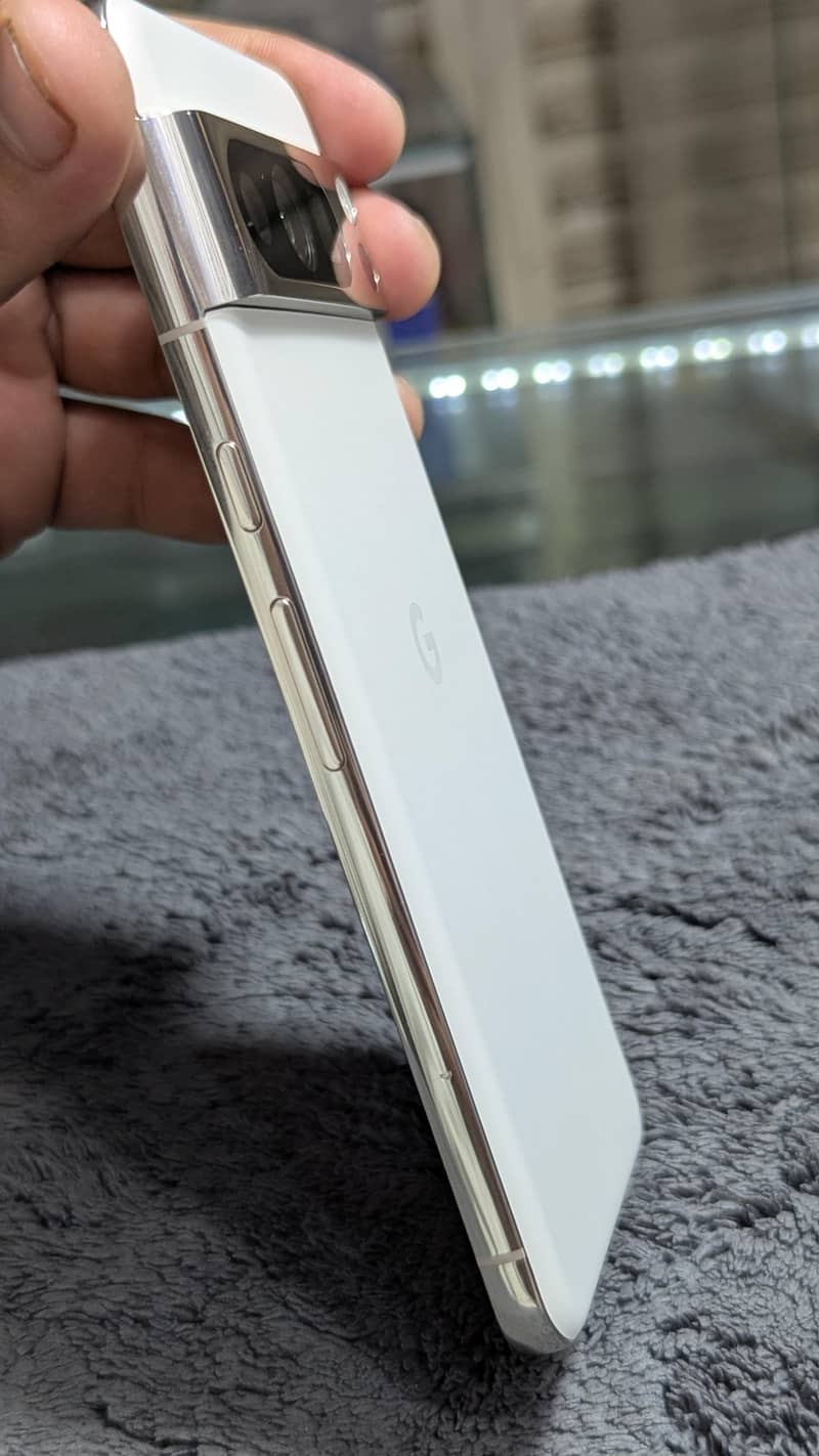 Google Pixel 8 Pro 2