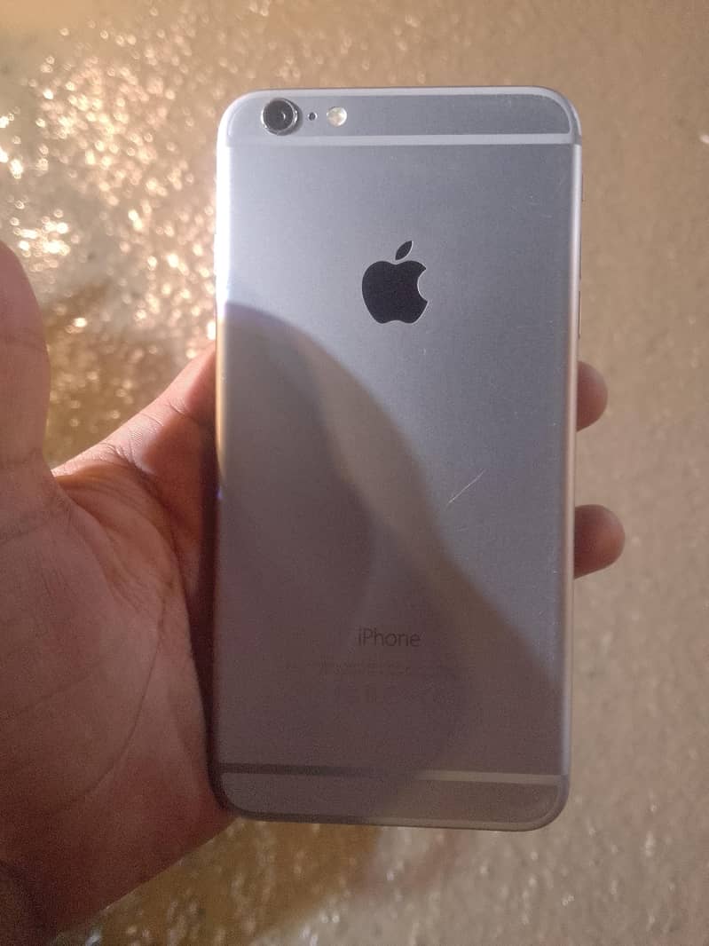 Apple iPhone 6 Plus 0