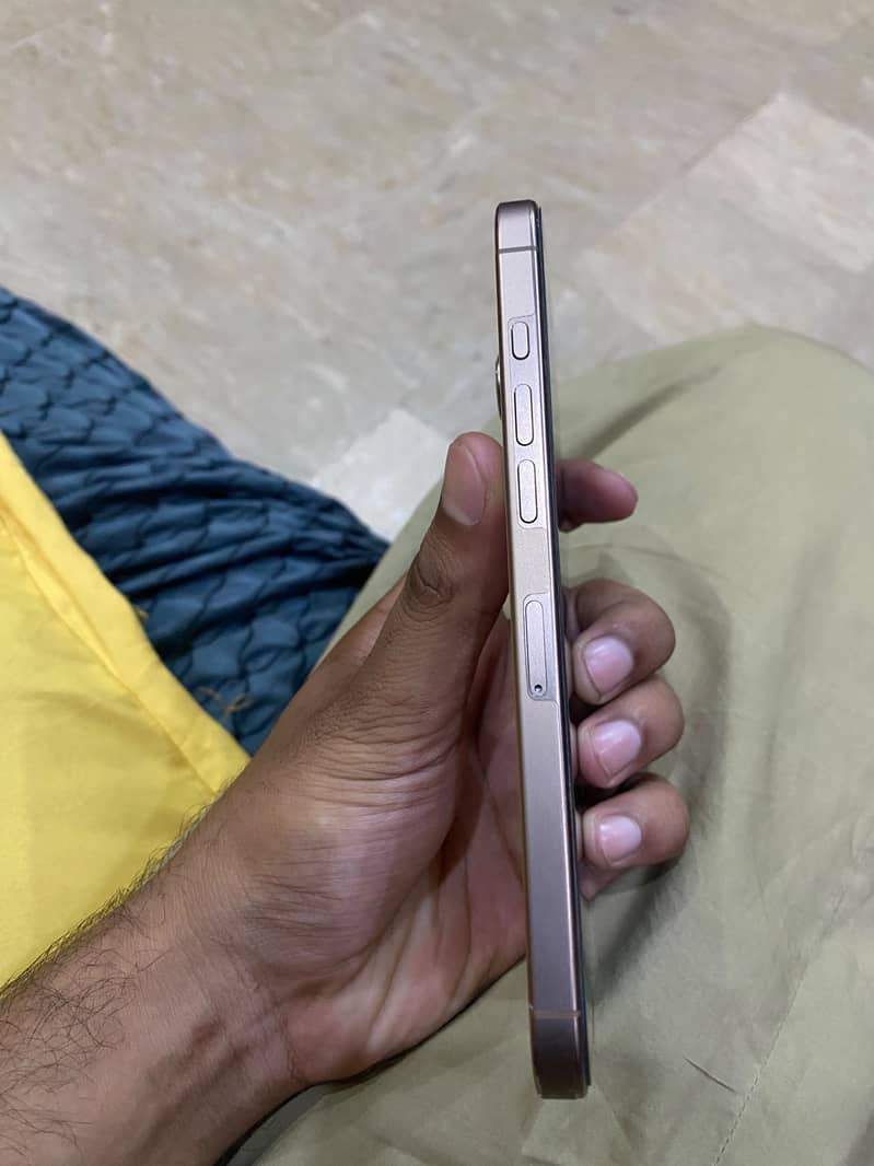 Iphone 16 pro max 1
