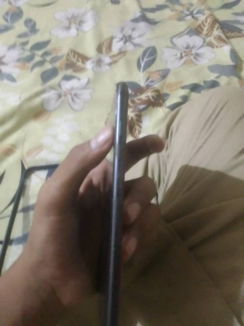 Apple iPhone 8 Plus 3