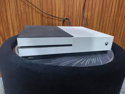 Xbox One S With Box & 50+ game in new condition