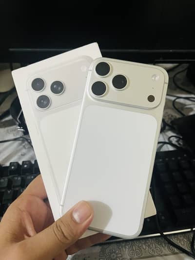 Apple iPhone 17 Pro Max - 256GB, Silver