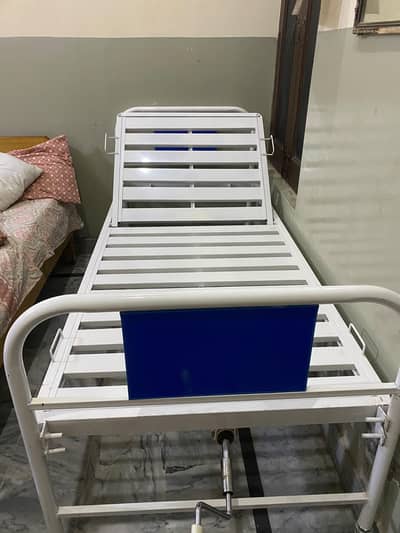 PATIENT BED