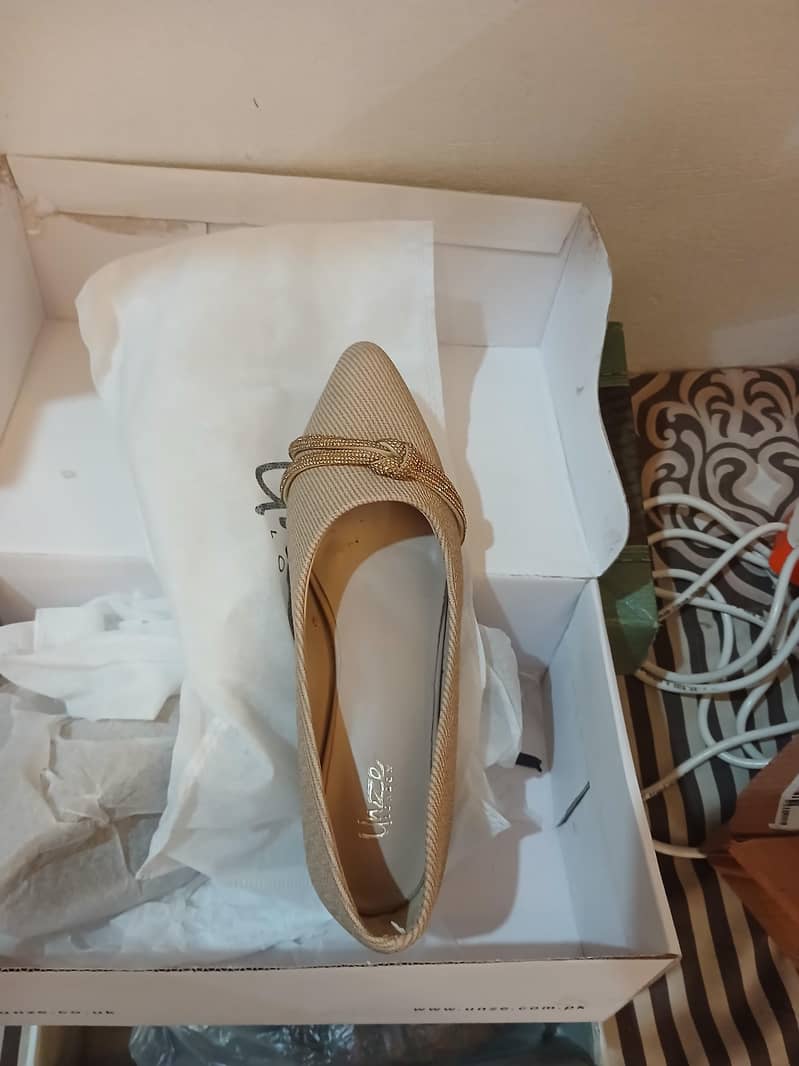 code shoes with small heel 1